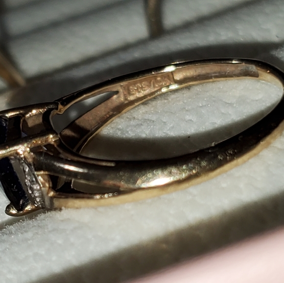 10K Gold Trillion Cut Tanzanite Ring - Picture 3 of 16